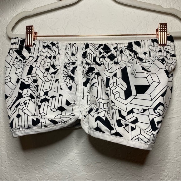 INGEAR Shorty Shorts! Size M - Picture 5 of 5